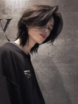 シン(syn) センターパートウルフ