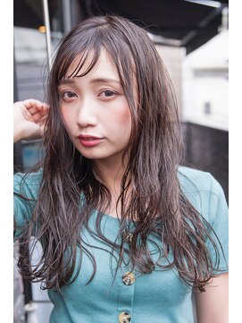 テイラー(Taylor) ［Taylor］☆大宮　フォギーベージュ×ゆるふわモテロング