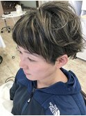グレーカラーブレンディング艶やかフラッフィーボブ　白髪ぼかし