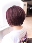 ピンク色ショートボブ