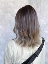 ラウブロッサム 大宮西口店(Lau Blossom)&nbsp;【Blossom 入江】バレイヤージュ×グレージュ×ミディアム