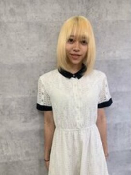 ディア(.eer) 【.eer/ディア】抜きっぱなしでつくるブロンドヘア/ぱつっとボブ