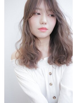 ヘアストーリー リズム(hair story r ism) 抜け感・ラフウェーブとミルクティーカラー