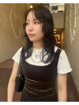 シス(sisu) ロングパーマ