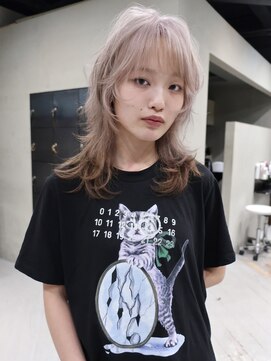 ヘアー アイス ルーチェ(HAIR ICI LUCE) ミルクティーベージュ/ルーツカラー/ウルフカット/レイヤー/城倉