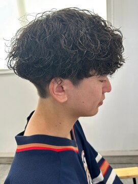 フゥ 宇都宮(FeU) メンズ波巻きスパイラルパーマシャドウパーマ刈り上げマッシュ