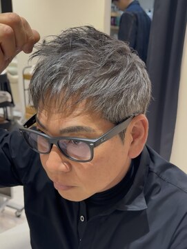 バース 梅田中崎町店(BIRTH) 50代40代白髪ぼかしシルバーメッシュバレイヤージュ