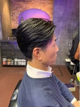 タケシズバーバー(BARBER)の写真/【「お任せ」でカッコよく】骨格や生え癖を見極めたカットで、朝のセットが秒で決まる“似合う”を提案！