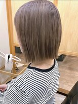 美容師 久保浦&nbsp;1ブリーチミルクティー