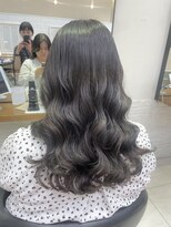 アピッシュ アオヤマ(apish AOYAMA)&nbsp;大きめコテ巻きパーマ