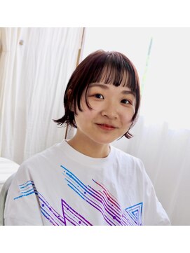 ウラオモテ 赤いボブ