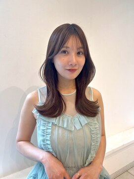 コンフィー(comfy) 『サザワ』フェザーパーマチェリーブラウンミニウルフ