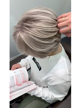 テラ 仙台(Tera) バレイヤージュ グラデーションカラー ホワイトベージュ