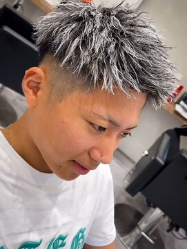 ルースト 京都駅前店(ROOST) 【ホワイトハイライト × ジェットモヒカン】