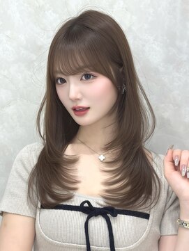 マウル 栄(MAEUL) 小顔ミディアムレイヤーカット　ココアベージュ　顔まわり