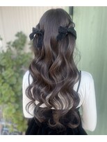ヘアーレクスアリイ(Hair Lex Alii)&nbsp;ねじりハーフツイン/お呼ばれヘア/ヘアアレンジ