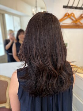 アミュレ ヘア サロン(Amule hair salon) グレイカラーアッシュブラウンローレイヤー2026明るめの白髪染め