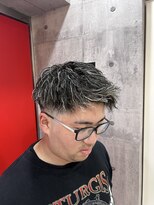 ヘアー ラボ エムツー(hair lab m2)&nbsp;フェード×ツイストパーマ×ホワイトメッシュ | メンズ