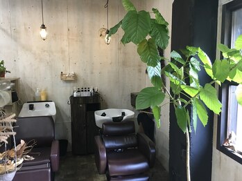ヘアースタジオ シュシュ(HAIR STUDIO chou chou)の写真/「いつも綺麗な髪でいたい」を叶える♪サロン帰りの仕上がりが自宅でも再現できるケア&アドバイス