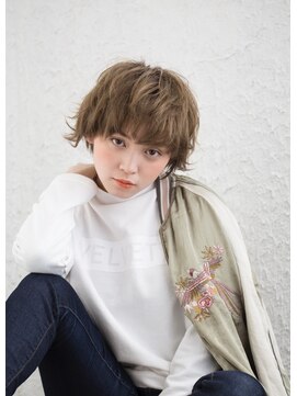 アクト(ACT) グレージュトレンドショート