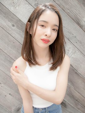 ルティア(Lutia) 大人かわいい センターパート ナチュラルブラウン