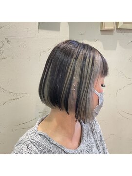 イーエル グランデ(e.ll grande) 個性派ボブ　シルバーインナーカラー/岐阜/多治見