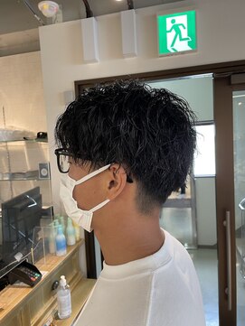 コワファーストナガサキシャンプーボーイ(COIFF1RST NAGASAKI SHAMPOO BOY) メンズショートパーマ　ツイストスパイラル　長崎