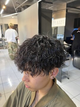 アイズ 海老名(AIZU) ツイストスパイラルパーマ　ソフトツイスト　波巻きパーマ　眉毛