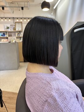 ジエクト ヴィシア(The Ect VIXIA) 地毛風ストレート　前下がりボブ　軽めボブ　縮毛矯正ボブ