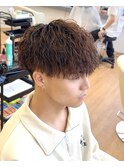縦落ちツイストスパイラルマッシュ刈り上げショートツーブロック
