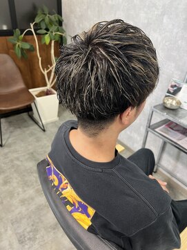 ヘアメイク リヴ(Hair Make Liv) コントラスト金メッシュ