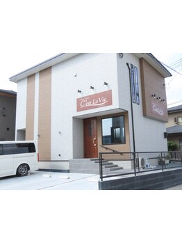 心地よい空間でリラックスタイム♪キッズカット/学割Ｕ24クーポン/グレイカラー/メンズにも人気/駐車場完備