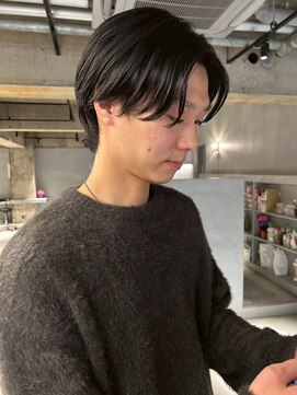 リール(rire) ブルーブラック/フェザーパーマ/刈り上げセンターパート【大須】