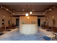 ロア(LORE)の雰囲気（開放感とナチュラルな温かみで落ち着きのある上質な空間♪）