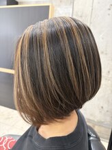 ヘアヴェローチェ(hair-veloce) アンブレラカラーのグラボブスタイル