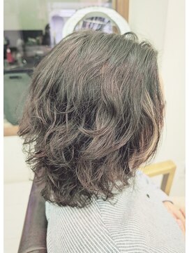 ヘアーワークスミスト 池袋店(Hair Works MIST) ミディアムパーマスタイル