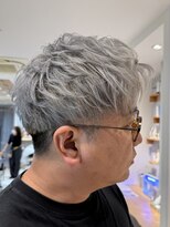 ルチア 八柱店(LUCIA by cuore)&nbsp;メンズヘア　シルバーカラー　アップバング　ショート　刈り上げ