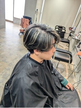コル(cor)の写真/メンズに合わせた提案で、メッシュ・ハイライト・ツイストスパイラルパーマまで幅広いデザインを自在に表現