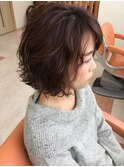 ルーズな動きでアンニュイな魅力が漂うボブ