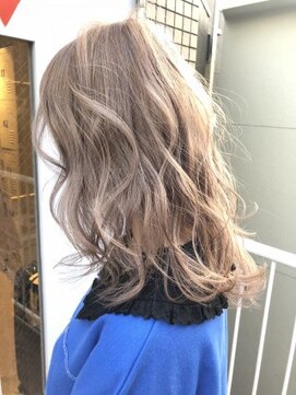 ジーナ(XENA) ホワイトミルクティー