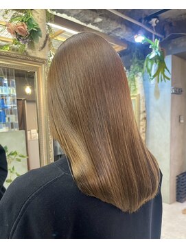 マロンベージュ