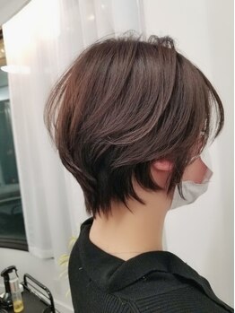 シア(sia)の写真/[sia]の技術&提案力で白髪染めでも旬スタイル！定期的に通いながら履歴すらカッコいい理想の白髪カバーへ◎