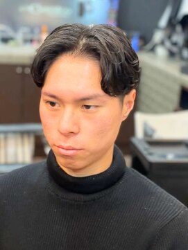 クラシコ(CLASSICO) センターパート×ニュアンスウェーブ｜モードな色気スタイル