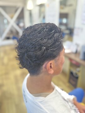 キアーロ アップバングパーマスタイル