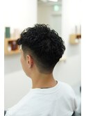 ツーブロック刈り上げアップバングパーマ