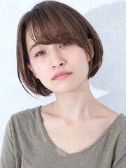 30代40代オフィス＆ママさんに人気内巻き前下がりボブショート