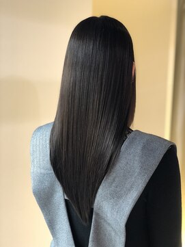 プールトワ(pour toi) ナチュラルアッシュで大人ツヤスタイル！