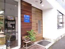 ゼルニイガタ(ZELE NIIGATA)の雰囲気（青い看板が目印です。）