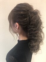 リコ ヘアアンドリラクゼーション(LICO HAIR&RELAXATION) 【LICO】ボリュームのあるポニーテール