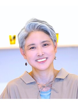 えがお美容室 【えがお美容室】オススメ☆アレンジ多彩なベリーショート